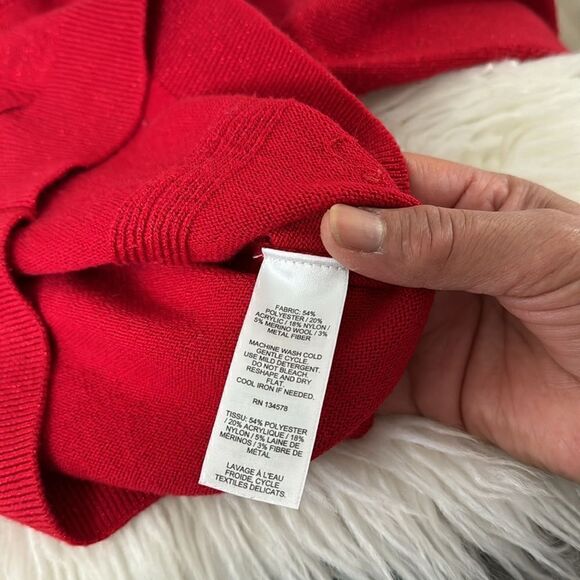 Vineyard Vines sweaters size 4T - Picture 5 of 6